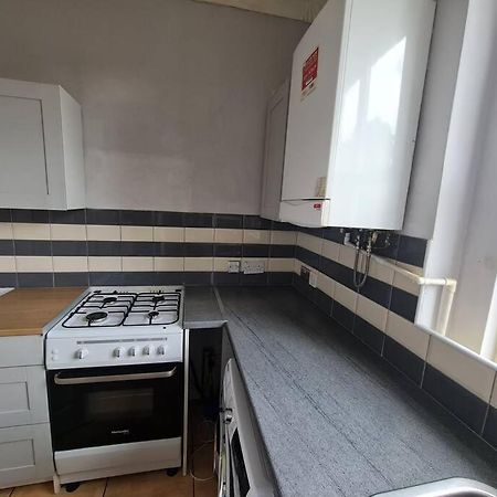 Cute One Bedroom Apartment Londen Buitenkant foto